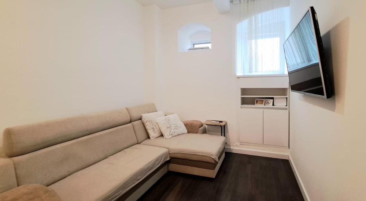 Kaštela Center Apartment With Terrace And Free Parking מראה חיצוני תמונה