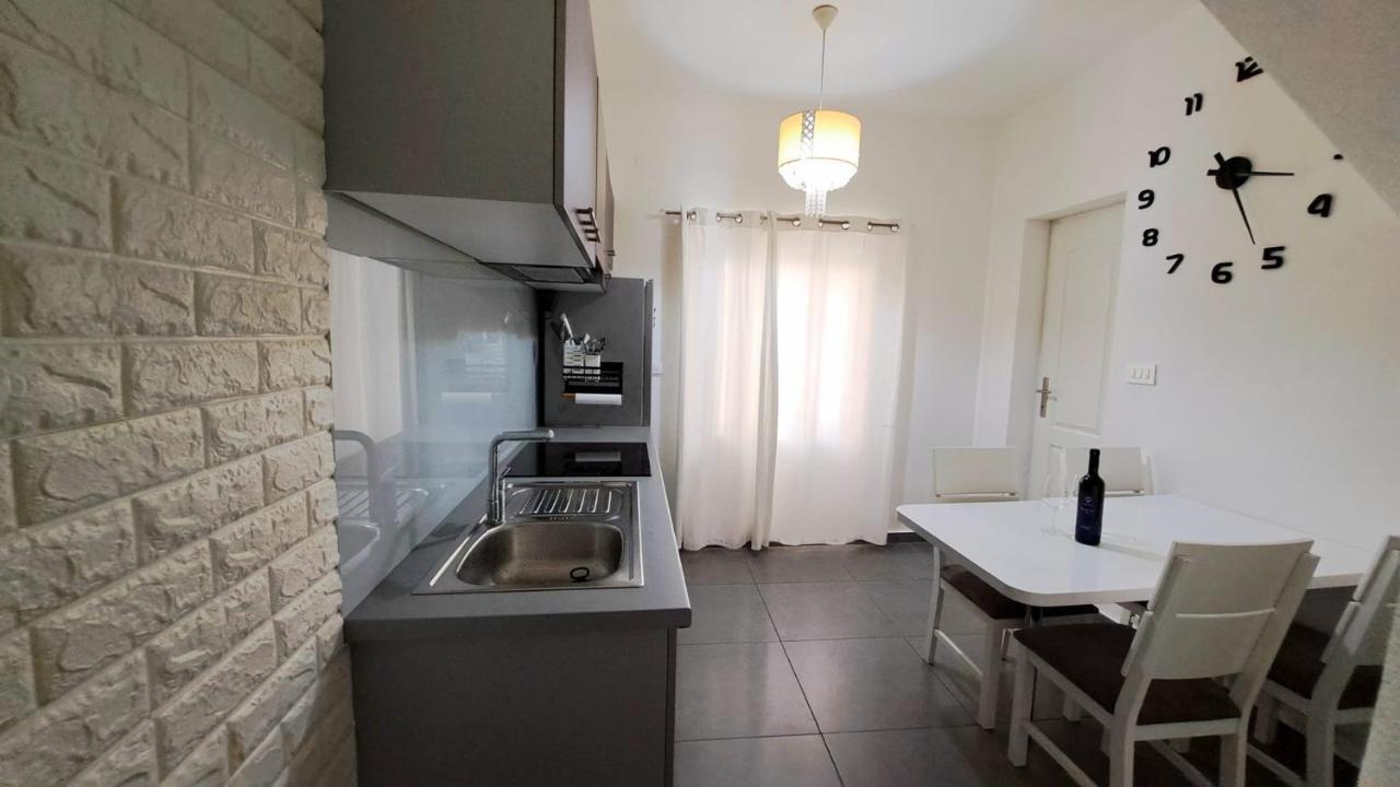 Kaštela Center Apartment With Terrace And Free Parking מראה חיצוני תמונה